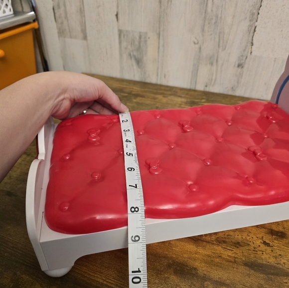 Hello Kitty Red and White Bow 13 Inch Doll Bed - Picture 6 of 7